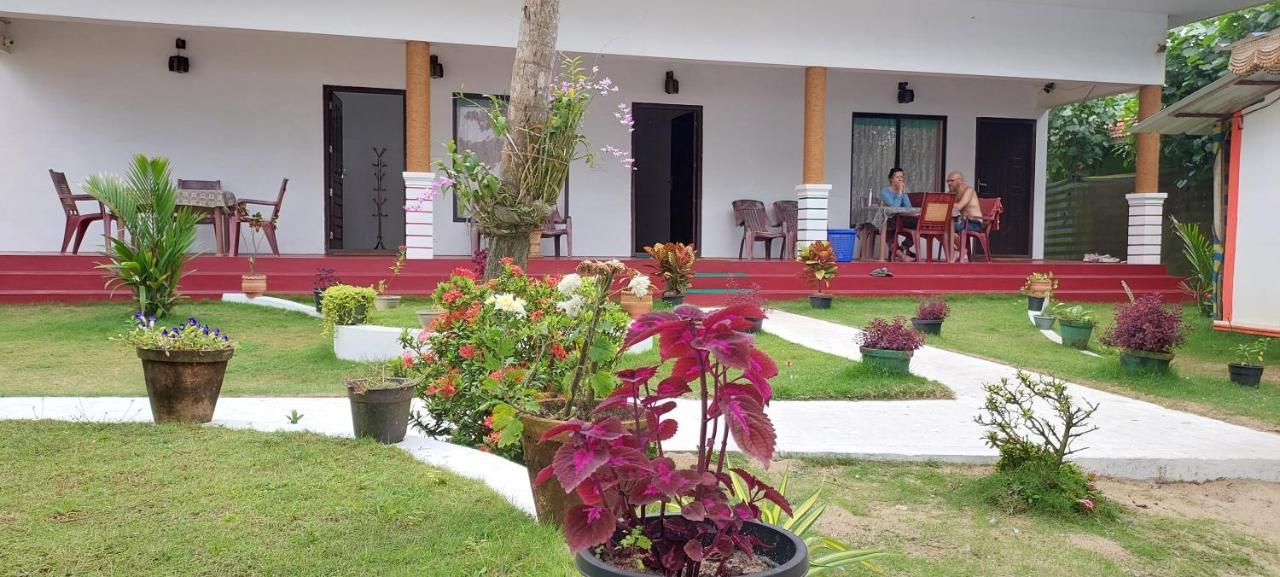Marari Phoenix Beach Homestay Mararikulam Exterior photo