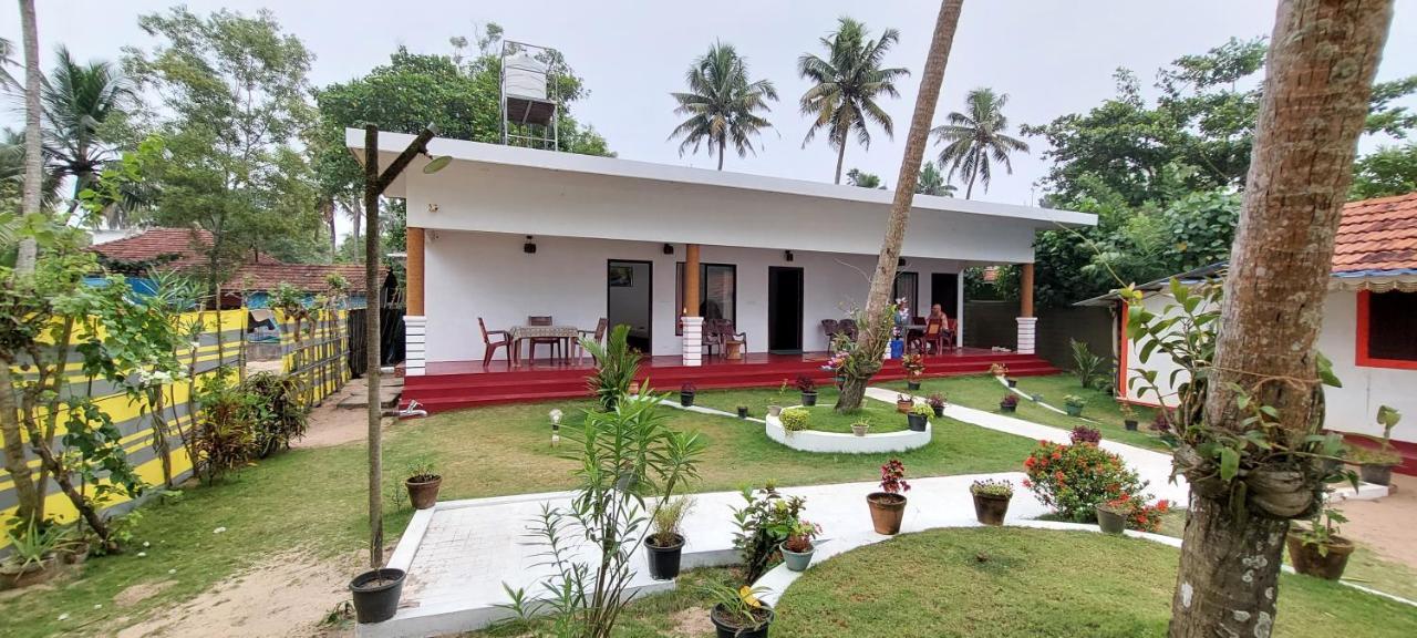 Marari Phoenix Beach Homestay Mararikulam Exterior photo