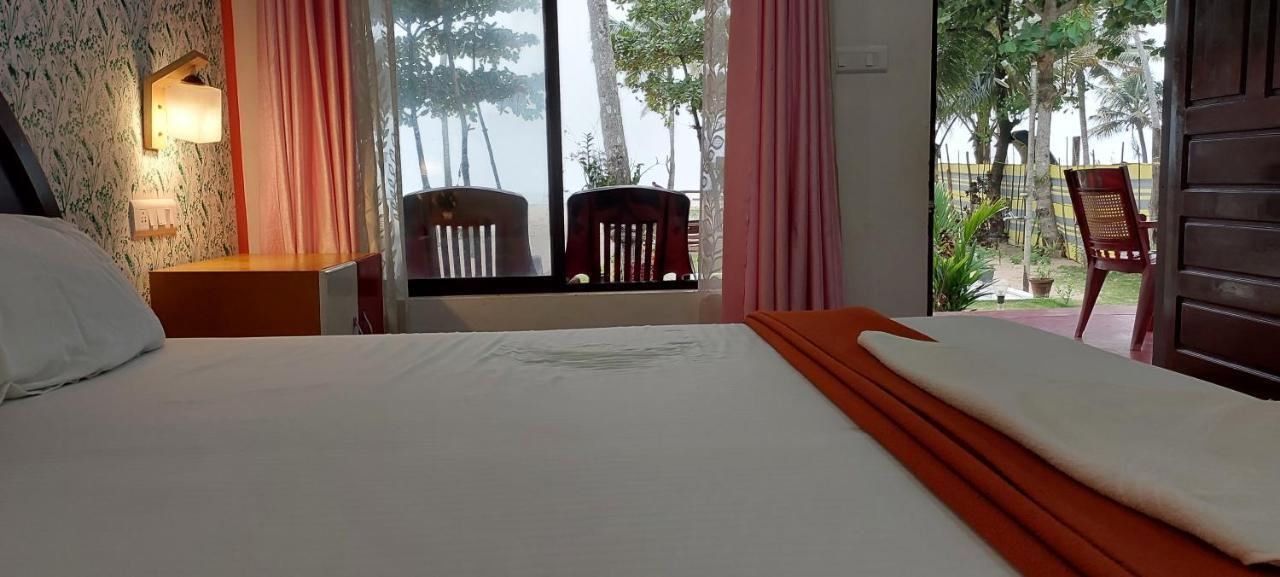 Marari Phoenix Beach Homestay Mararikulam Exterior photo