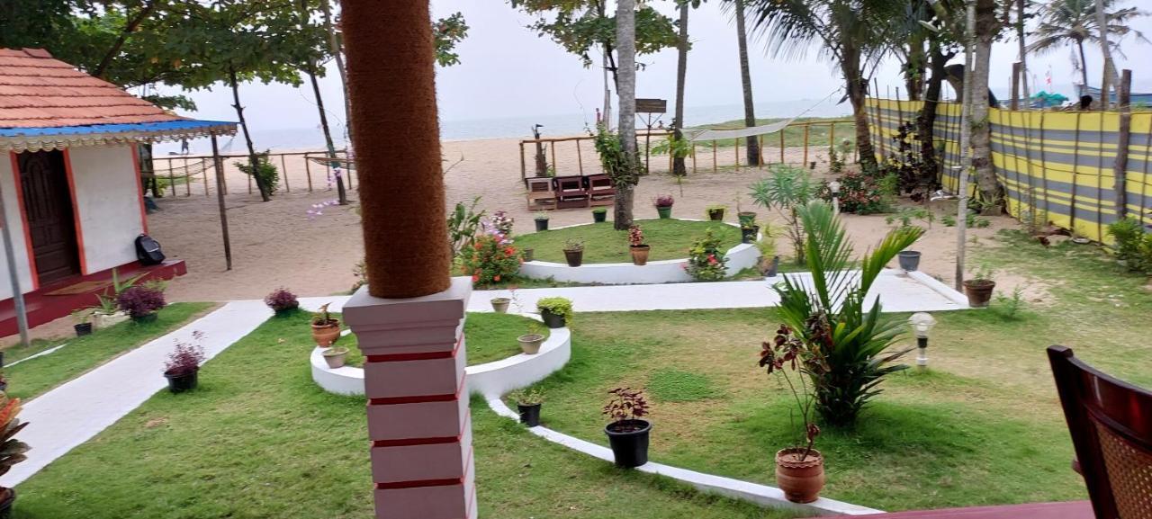 Marari Phoenix Beach Homestay Mararikulam Exterior photo